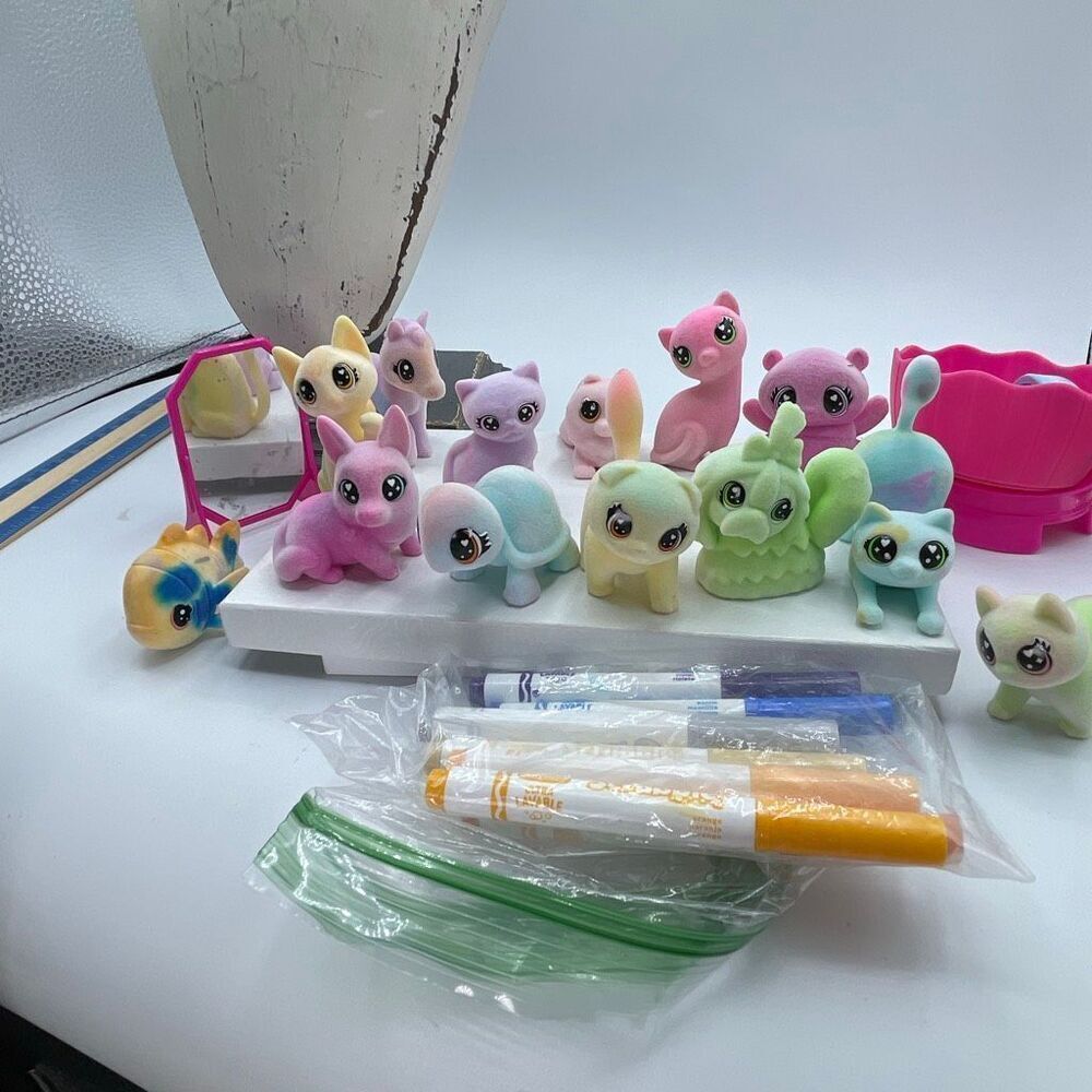 Crayola scribbles animals markers tub brushes lot